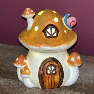 Mushroom House Garden Statue Battery Powered Light Mushroom‎ Figurine Works